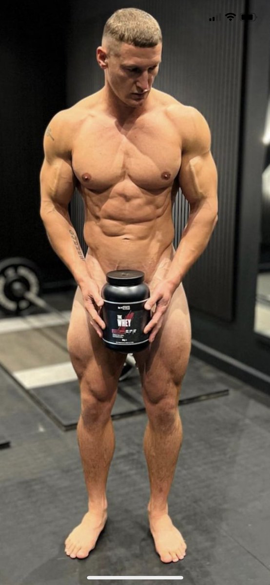 trendingbulge's tweet photo. #celebbulge #dilf #TrendingNow #celebrityleaks https://t.co/2MyDtbzJQg