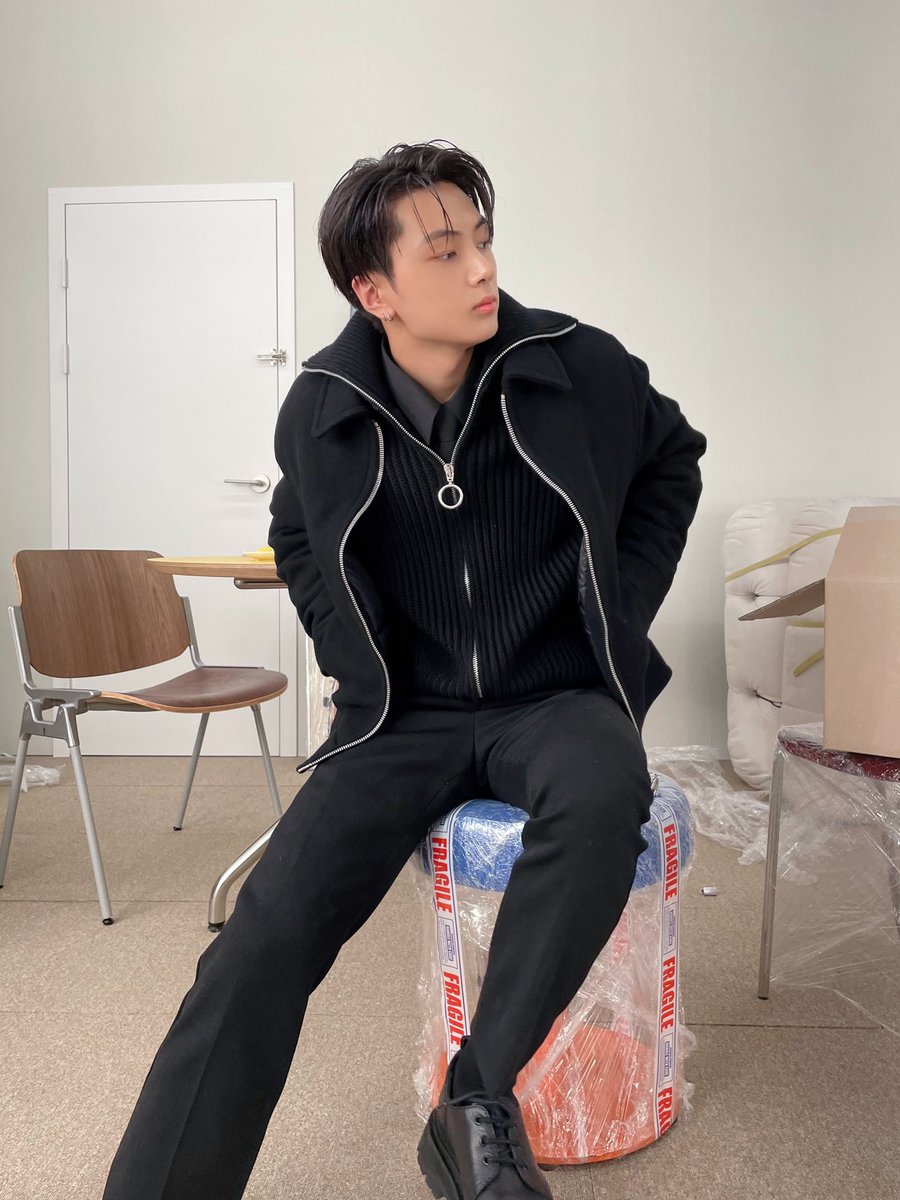 rei tweet media