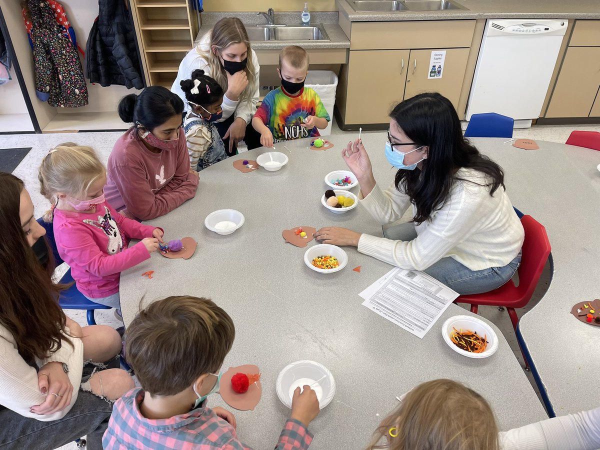 NCHSPreschool's tweet photo. Learning about tree growth and textures with Ms Tessa and Ms Maeve #fallweek #bebold203 @NCHSOFFICIAL @NCHSRedhawksCTE @Naperville203 https://t.co/JTJqelXXU2