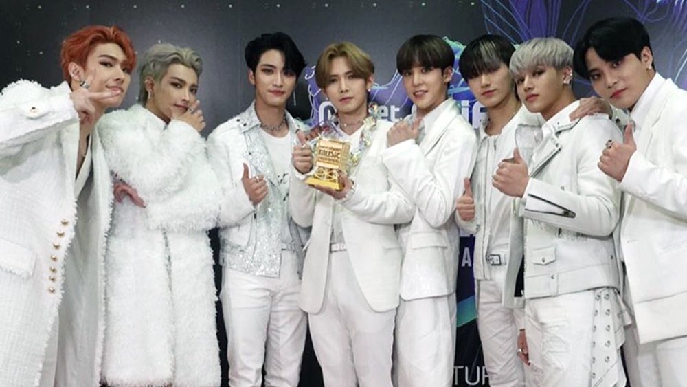 ateez_charts's tweet photo. GOAL: 2000 retweets 

#MAMAVOTE #ateez #에이티즈 @ATEEZofficial https://t.co/vHXUSNIxCg