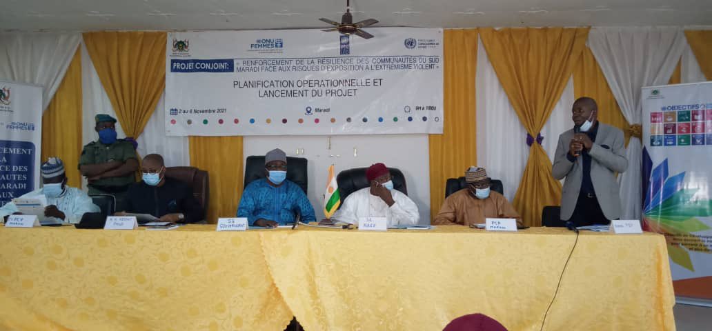 mngonesow's tweet photo. #HappeningNow #Maradi,@gouverneur, #Conseil regional l& #chefs traditionnels & autorités locales avec les communautés rendent effectifs le projet Résilience des pop @UNPeacebuilding Fund via le secrétariat #PBFNiger @PnudNiger @ONUFemmes #Niger @SheinbergUN @JCigwerhe https://t.co/hYnIs2gIkb