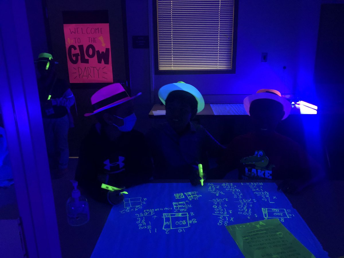 missbrayfpe's tweet image. #glowmath is a quick and easy room transformation that gives you instant engagement! Love having fun with my favorite subject! @LearningatLTE @Champs4Learning @collierschools @CCPSk5math #ccps #ccpssuccess #setthestagetoengage