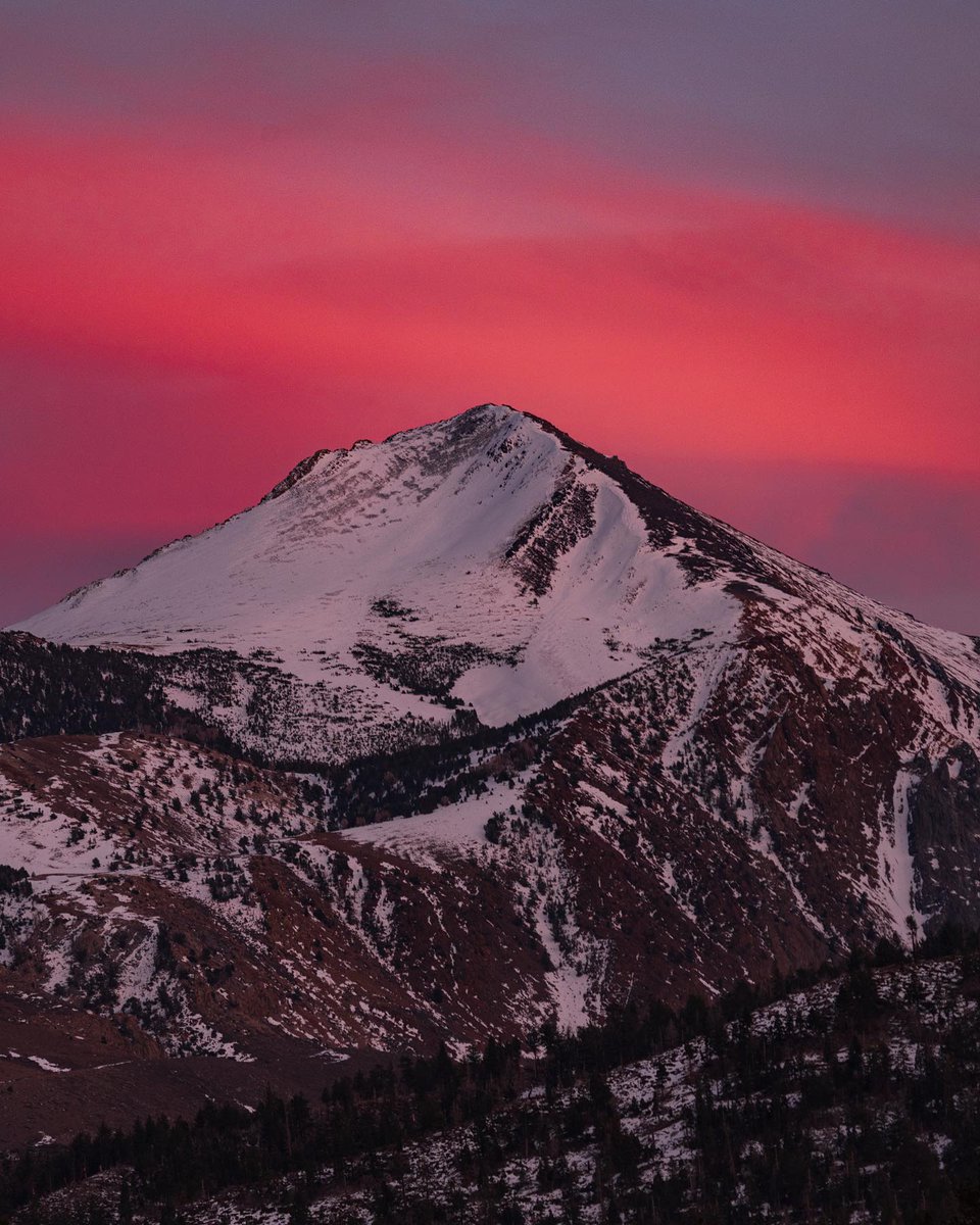 visitmammoth's tweet photo. The serenity of Mammoth Lakes is one-of-a-kind. β¨
Thanks to local astro photographer @danilo7chacon for this incredible shot.
#VisitMammoth
#NoSmallAdventure
#Sunset https://t.co/LwjfbrZTRg