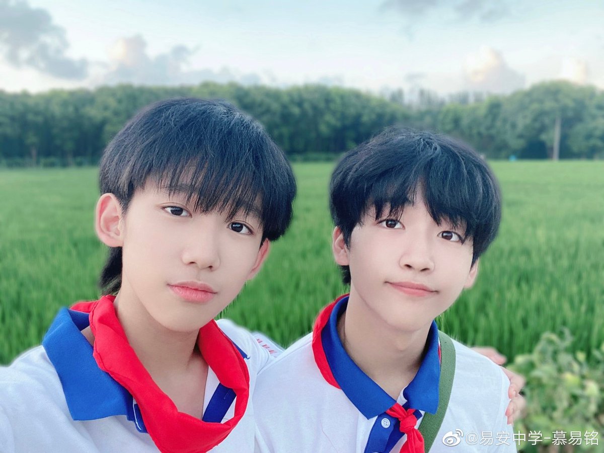 YiAnSchool_TH's tweet photo. 📷 {20211103} MuYiming's Weibo update :
"รูปบางรูปก็อัดแน่นไปด้วยความทรงจำจริงๆนะ! 📷"
#MuYiming #慕易铭 #YiAnMiddleSchool #易安中学 https://t.co/7DnfwFSBta
