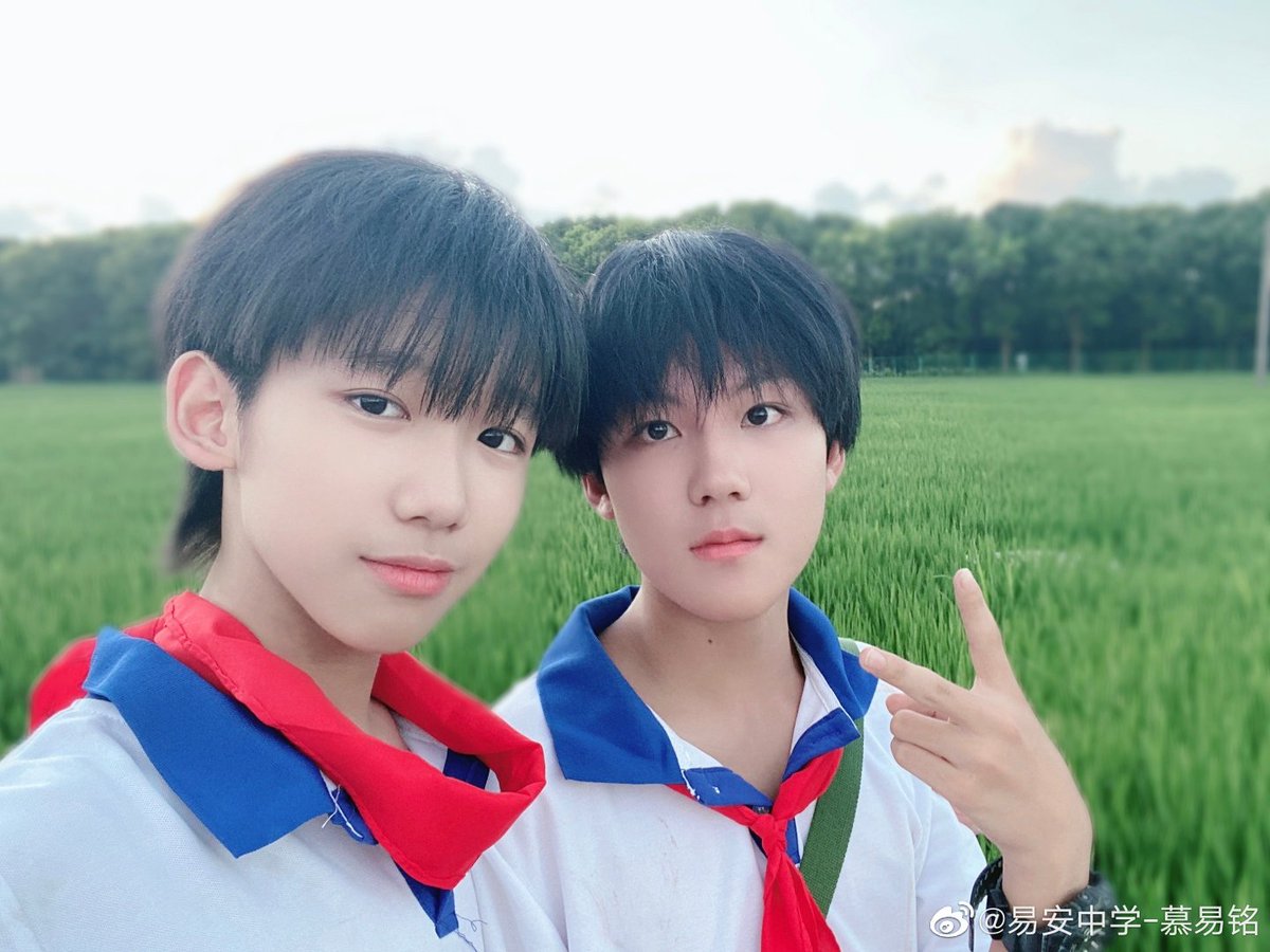 YiAnSchool_TH's tweet photo. 📷 {20211103} MuYiming's Weibo update :
"รูปบางรูปก็อัดแน่นไปด้วยความทรงจำจริงๆนะ! 📷"
#MuYiming #慕易铭 #YiAnMiddleSchool #易安中学 https://t.co/7DnfwFSBta