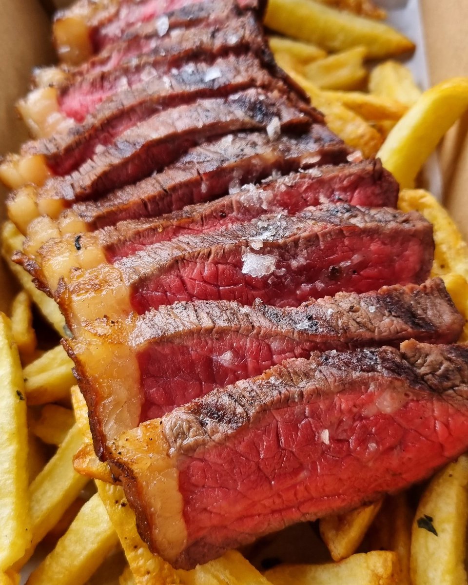 Just enjoying the moment before it's handed to you. 

You can find us every other Thursday at West India Quay and as for the next one with <a href="/kerbfood/">KERBSIDE HOG</a> we will be at the Gherkin Market. 

.
.
.
#steak
#steakandchips
#asado
#bbq
#meat