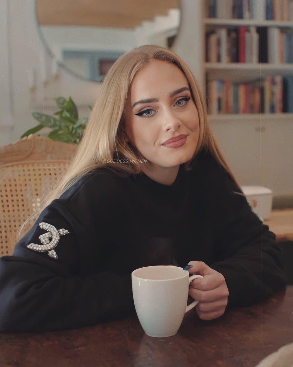 kyantewilson_'s tweet image. I swear Adele be looking better every time I see her