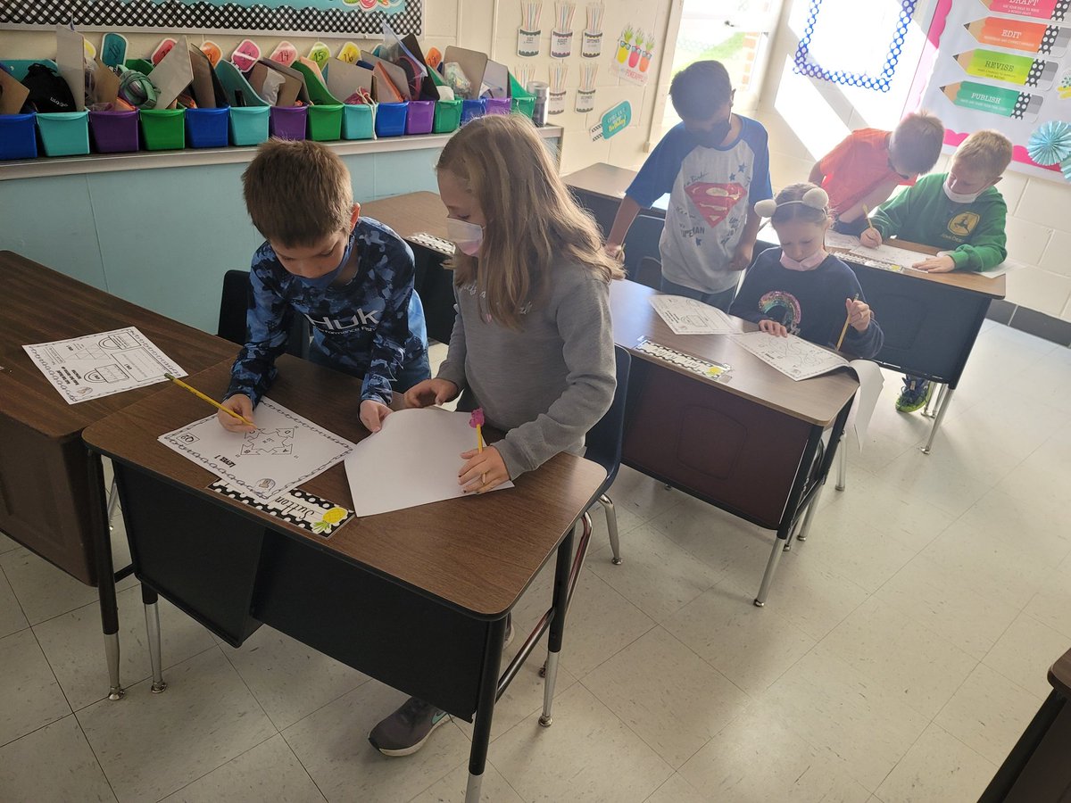 MorganMueth's tweet photo. Third Grade students are working hard to the escape the classroom by putting their math skills to work! #redbud132 #mathfunfriday #escaperoom https://t.co/o8QLZk2PPc