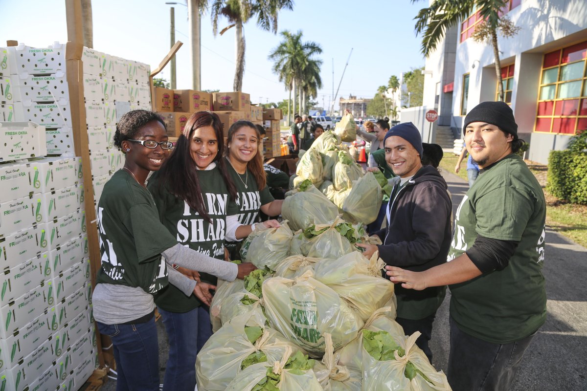 MDCollege's tweet photo. In collaboration with @FarmShareFL, @CarMax,  and @Humana, #MDCHialeah will host a FREE drive-thru #Thanksgiving giveaway event on Sat. Nov. 6, from 10 am to 1 pm. Food, toiletries and more will be distributed, while supplies last.

Learn more: https://t.co/y57ioKJ7Sk

#BeMDC https://t.co/247SBgRcEl