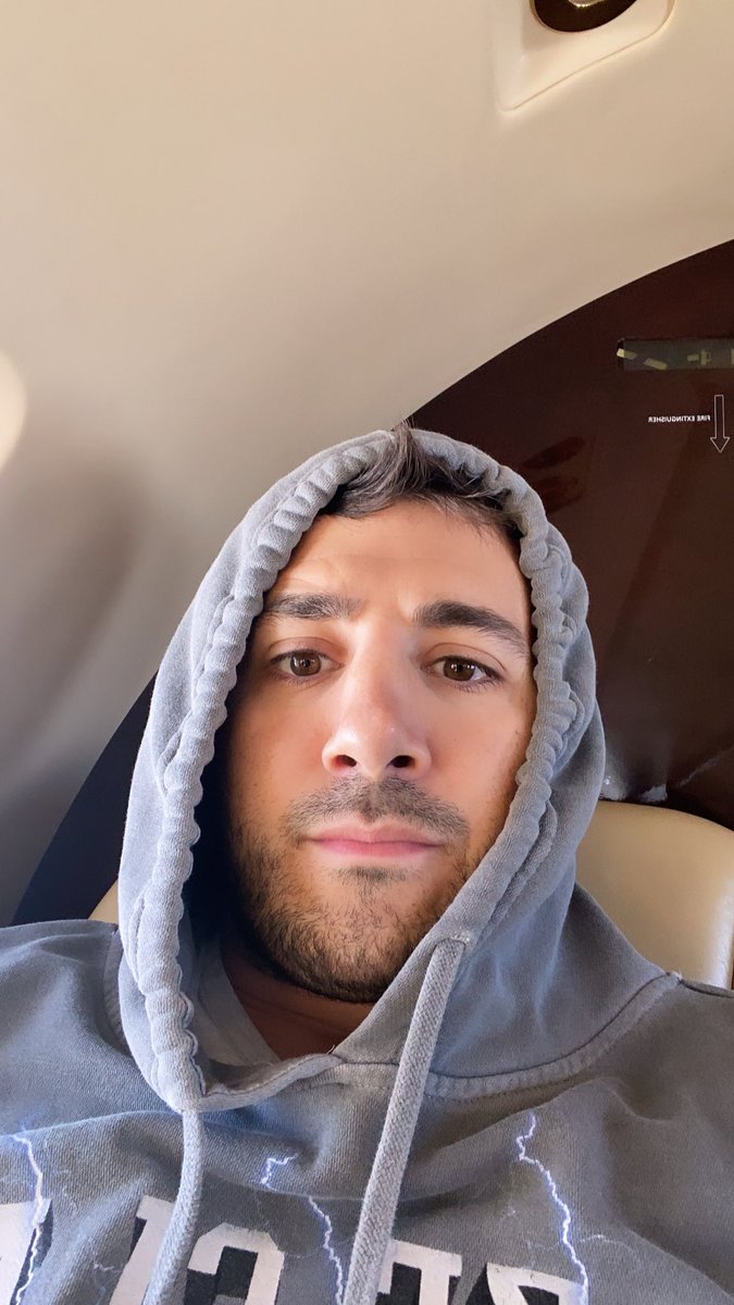 NICKMERCS's tweet photo. On the flight to Vegas with my wife &amp; her 3 girlfriends. They’ve been  discussing jewelry &amp; the Kardashians for over 2 hours.. And all I can think about is a fully kitted R-301. #chalked https://t.co/HAScynyepy