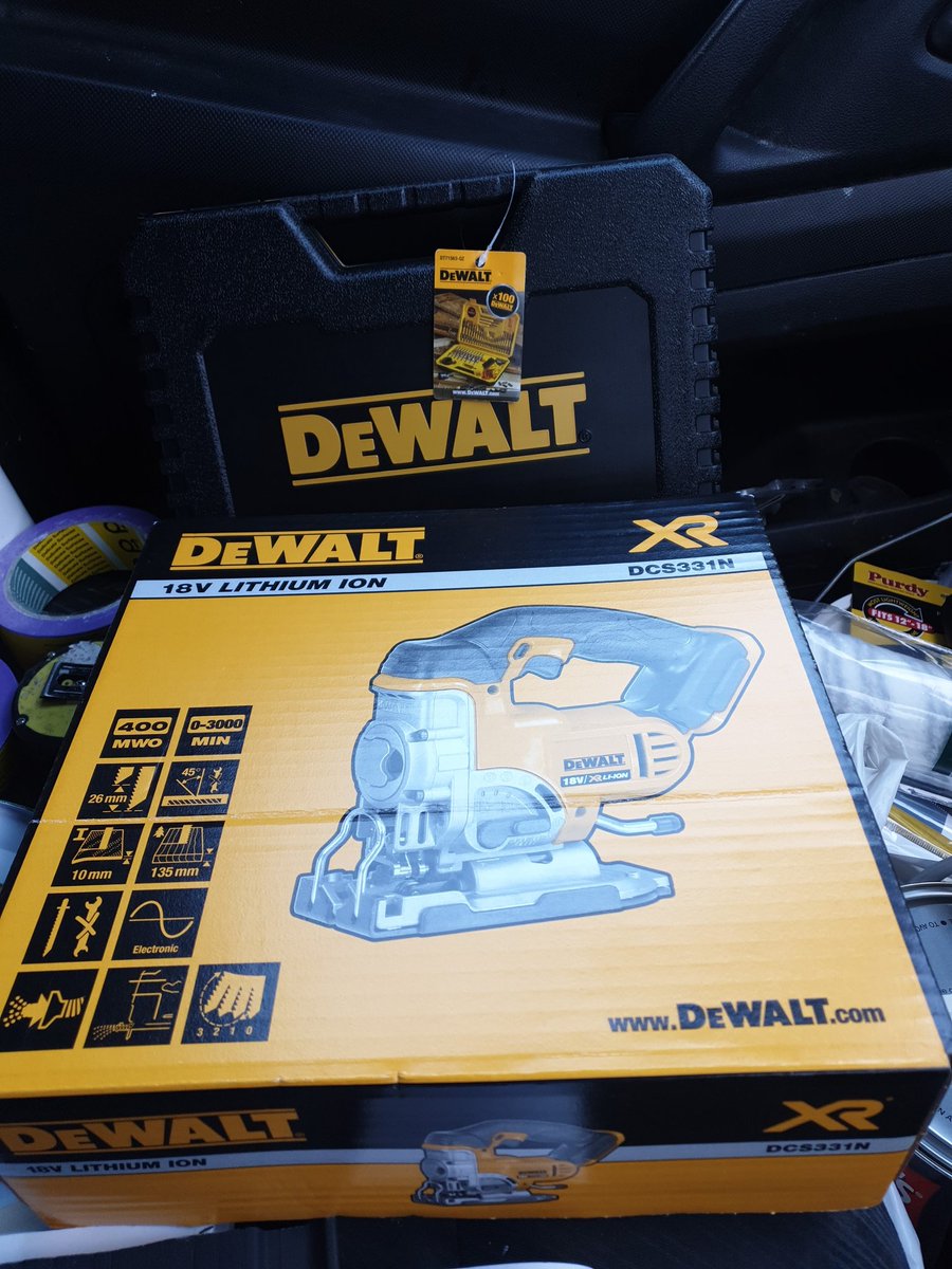 Festive Friday #newtool #dewalt #AutumnFalls #FridayVibes