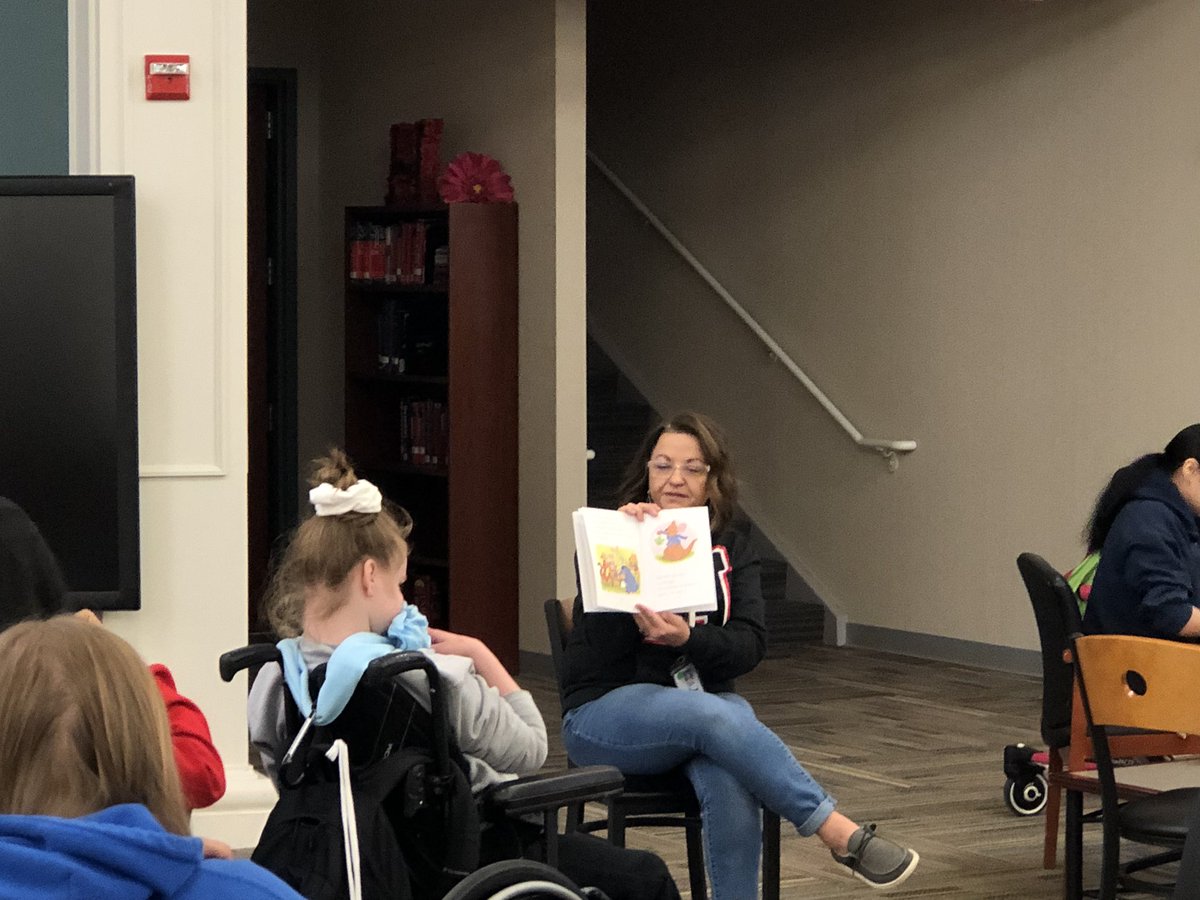 Our wonderful librarian reading to students! <a href="/PHarris_rhhs/">Penny Harris</a> <a href="/RHHSHawks/">Rockwall-Heath HS</a>