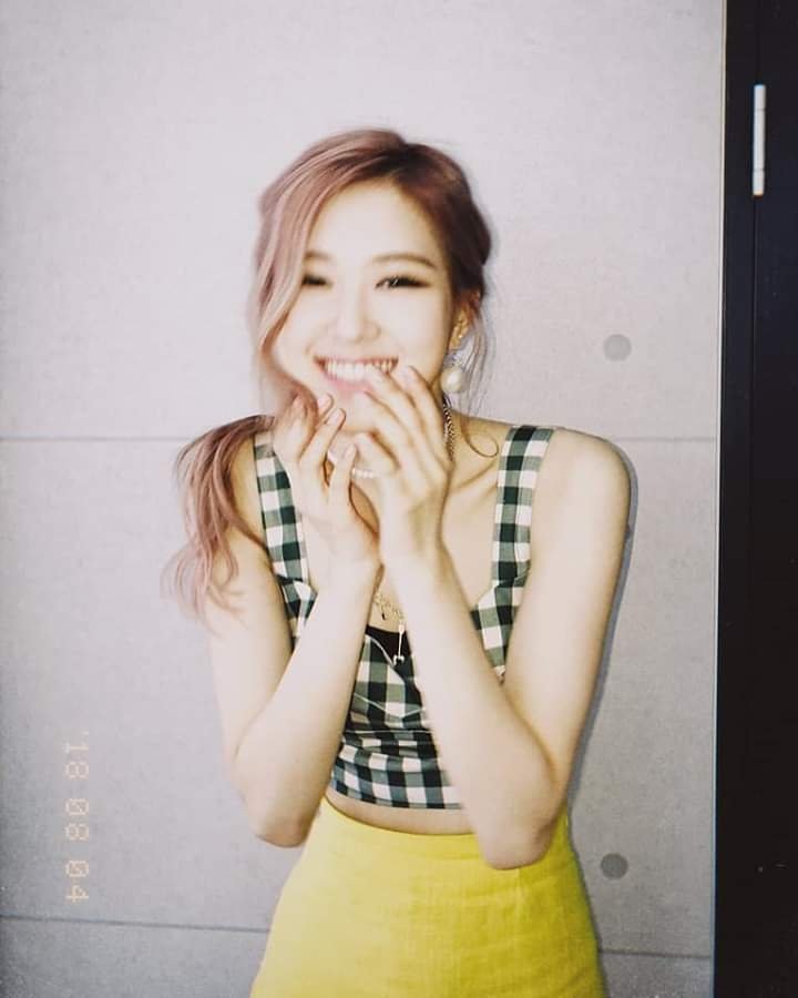 roseperuof's tweet photo. D-3 | Ya inició un nuevo día!🤓

🚨PRIORIZA LA WEB🚨

OUR CHOICE IS ROSÉ 
#MAMAVOTE #rosé https://t.co/8C5lXypIUJ