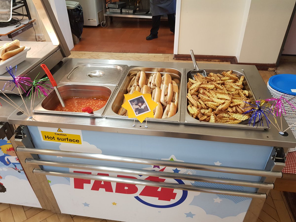 infantskitchen's tweet photo. 🎆🎆What a " BLAST " we had today for our "Bonfire lunch"... the sausages were " BANGIN' " and the rocket lollies     " SWOOSHED " into the children hands and into their tummies...🎆🎆 all in all a brilliant lunch all round...🚀🚀🚀🎇🎇🎇 https://t.co/YwqFKrE5Ey
