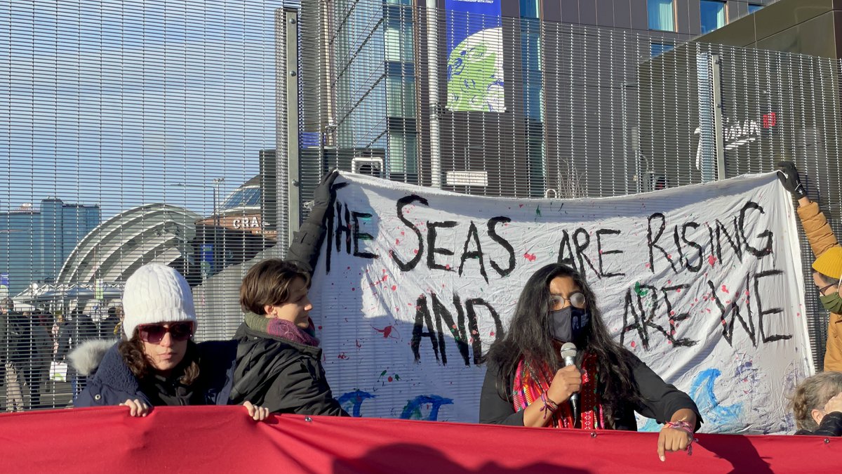 GulfSouth2App's tweet photo. Yvette Arellano of @FencelineWatch at #COP26   calling on @POTUS to cancel the 11/17 Gulf of Mexico offshore oil lease sale. Gulf South communities have suffered immensely this year alone from the TX freeze to Hurricane Ida. #WeChooseNow #KeepItInTheGround #GulfSouth4GND https://t.co/KiFrYAAOJP