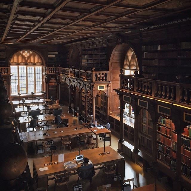 AcademiaDreams's tweet photo. the library in A Discovery of Witches https://t.co/M1WDicWGsG