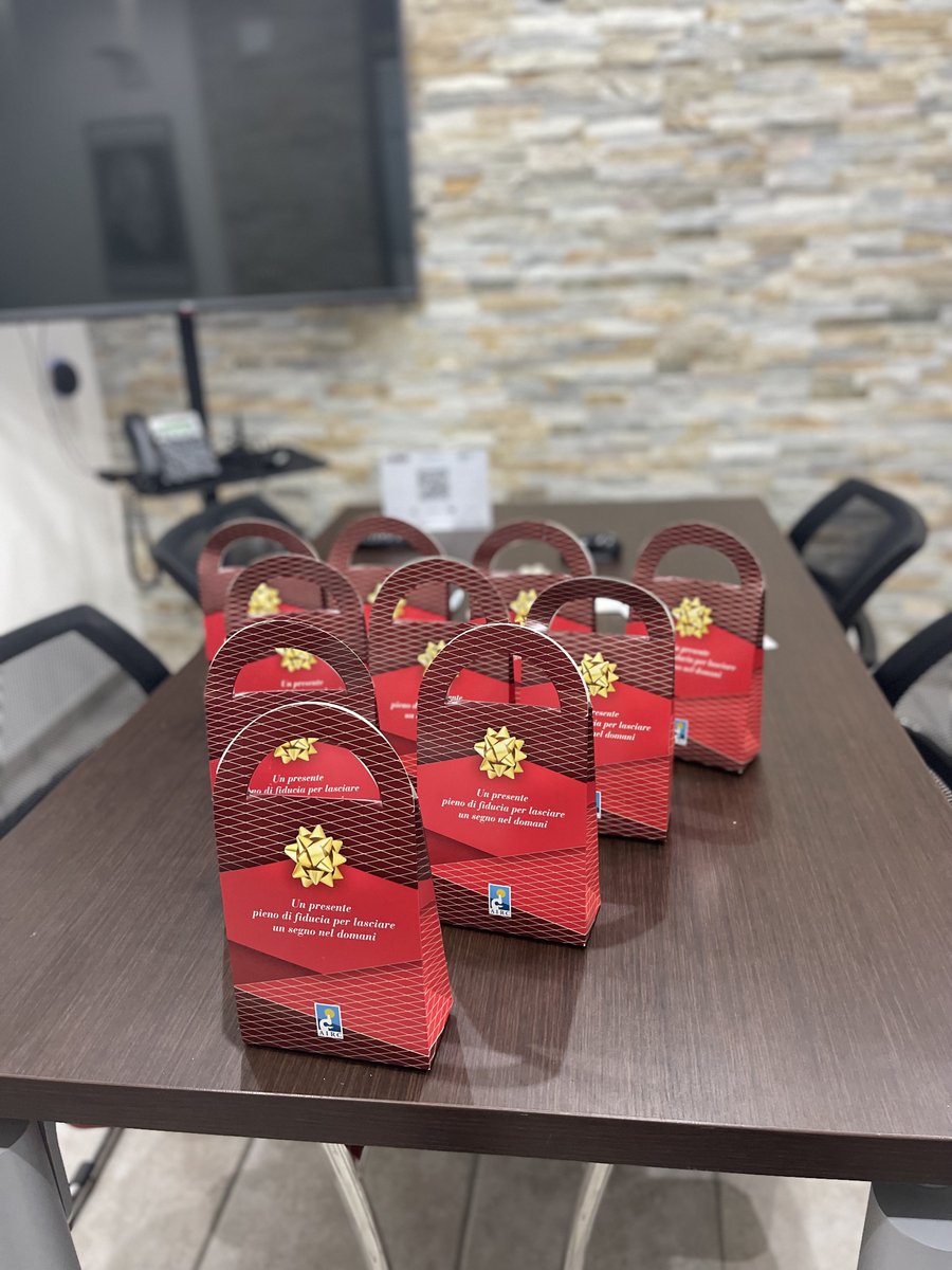arcmedia_it's tweet photo. Sosteniamo la ricerca sul cancro #airc #cioccolatini @icorsetti @primesrl @AIRC_it https://t.co/1UNZztiSmR