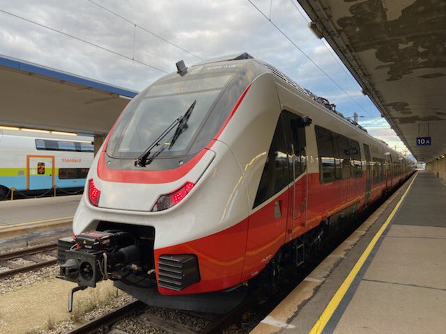 Spannender Zug dieser Tage unterwegs von Wien Westbahnhof nach Amstetten. #Talent3 #Alstom
