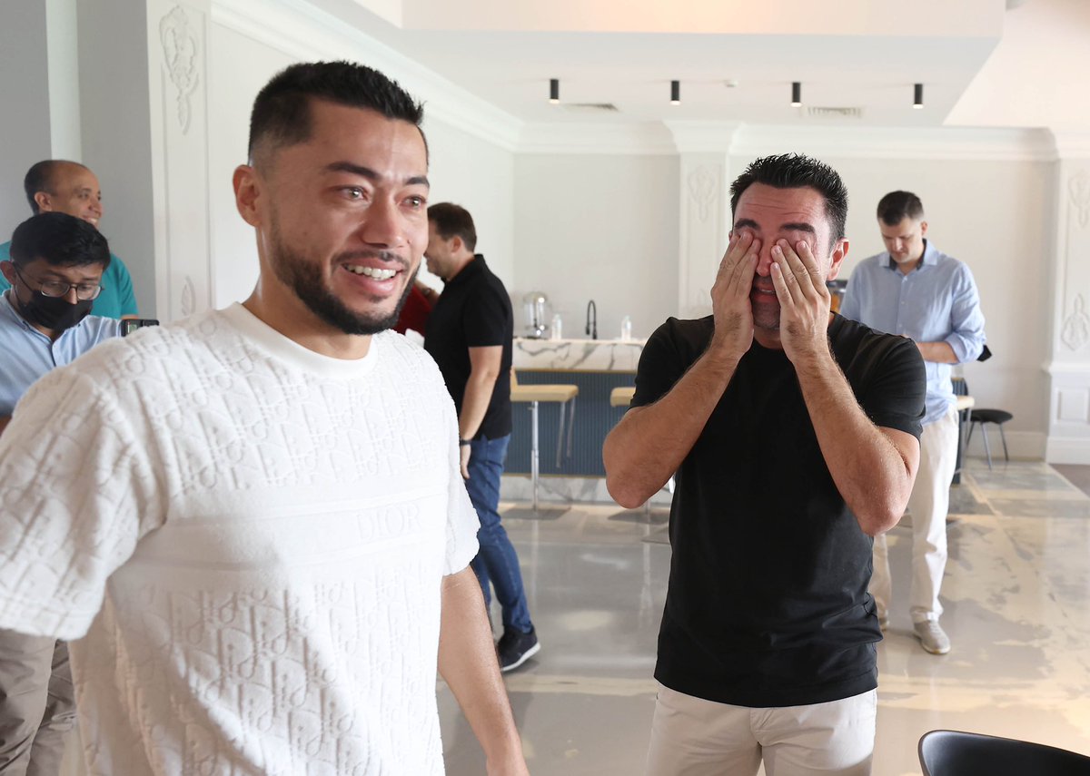 FabrizioRomano's tweet photo. Confirmed. Here Xavi’s farewell with Al-Sadd players and staff as he’s leaving the club to become new Barcelona manager. 🛩🇪🇸 #FCB #Xavi https://t.co/Q4SGBQhID5