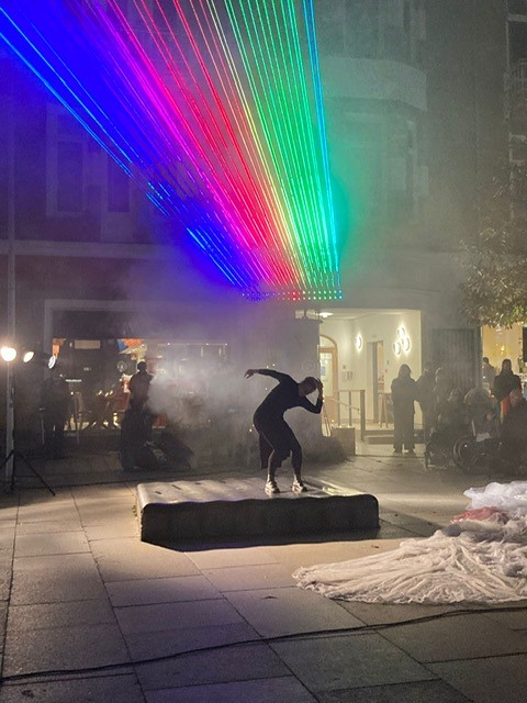 hh_bwfg's tweet photo. Hamburger Delegation bei dem jährlichen Treffen der Rainbow Cities. Dieses Mal in @bergenkommune, Norwegen.
Das Städte-Netzwerk @RainbowcitiesO setzt sich für den Schutz und die Unterstützung seiner LSBTI*-Bürger:innen ein 🌈.
@fegebanks
#rainbowcities #rainbowcitiesinaction https://t.co/7b4bCwq35P