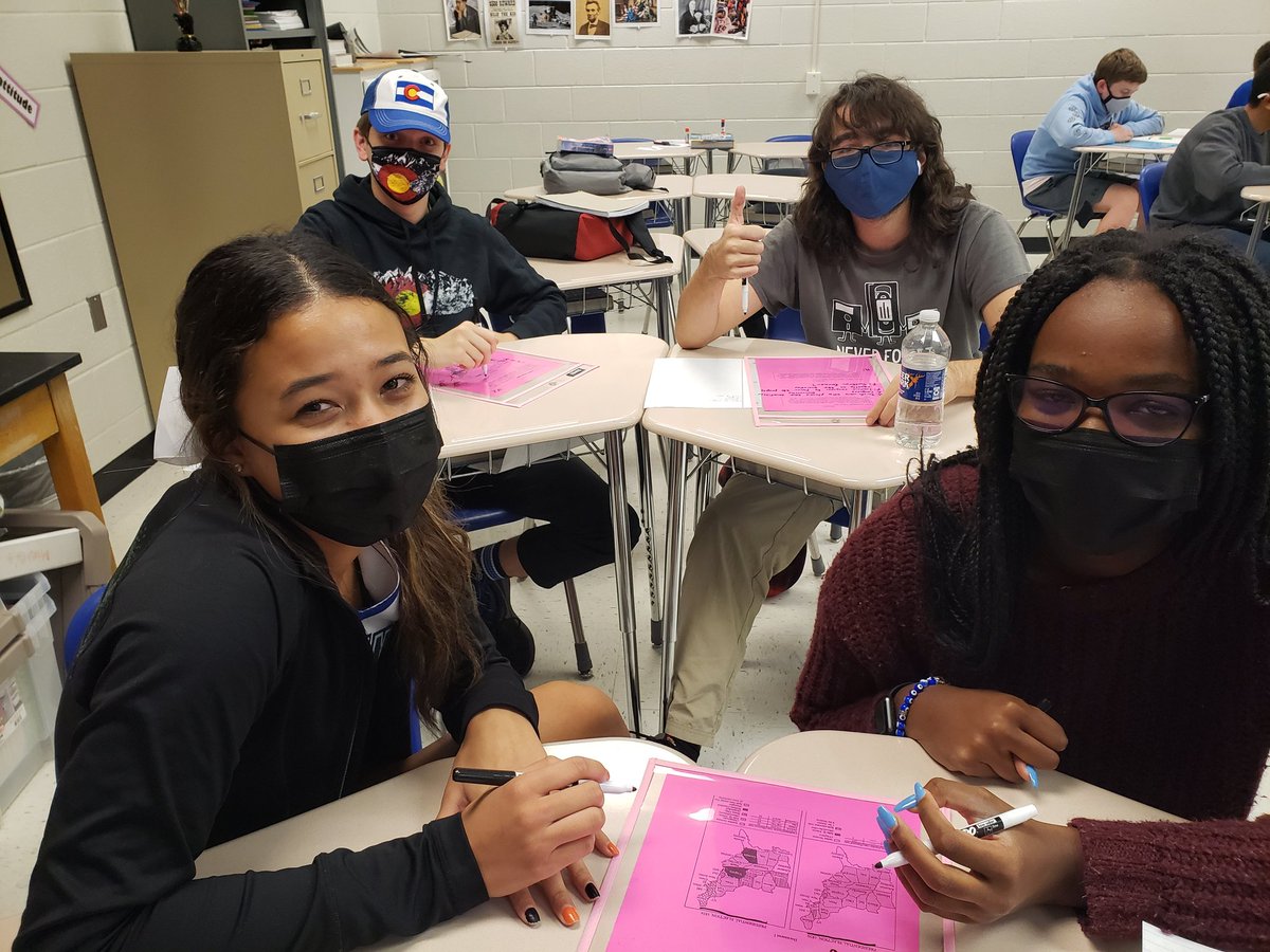 MrsWelchFP's tweet photo. Working on those DBQ skills. Document sourcing in #APUSH @ForestParkHSVA https://t.co/8GAfqND5l2