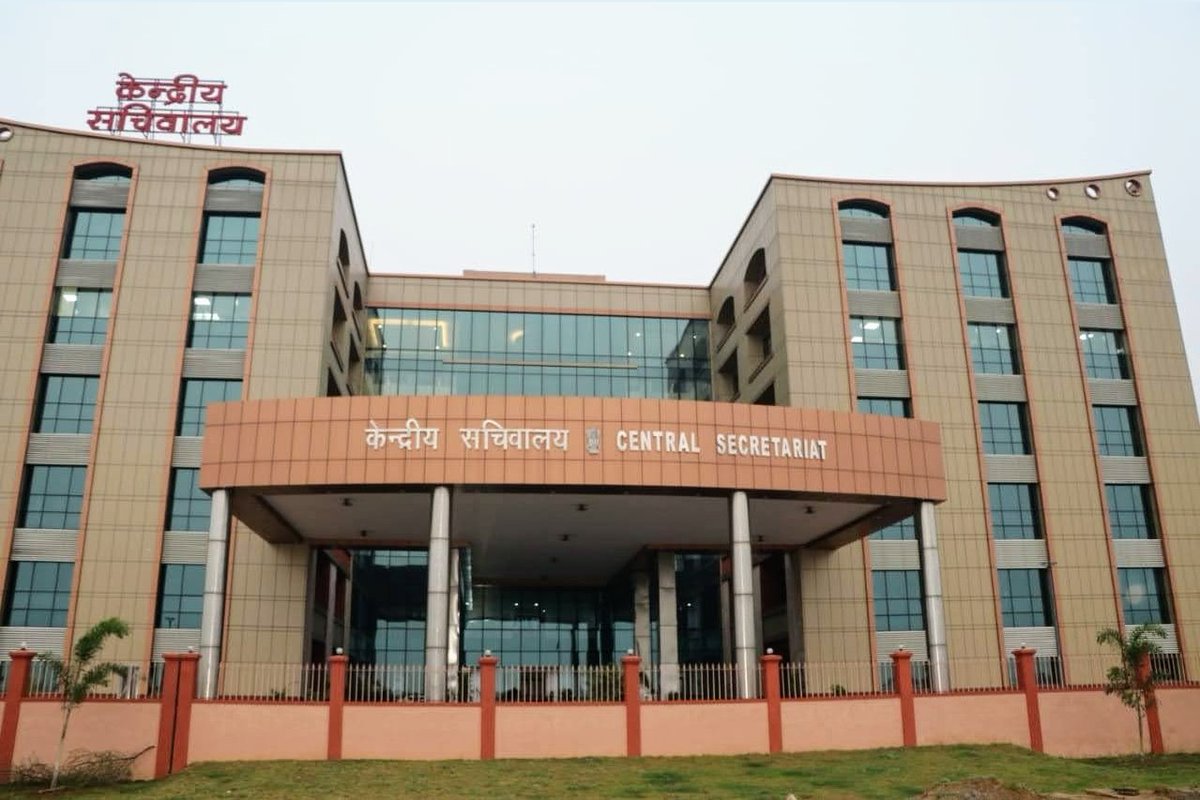 Had a long discussion with Sh. RS Bhatti,  IPS.,Addl. DG BSF today...
Sh. RS Bhatti is an IPS Officer of Bihar Cadre and will head Anti Naxal Operations of BSF in Chhattissgarh and Odisha...
<a href="/crpfindia/">🇮🇳CRPF🇮🇳</a>
<a href="/BSF_India/">BSF</a> 
<a href="/HMOIndia/">गृहमंत्री कार्यालय, HMO India</a> 
<a href="/PMOIndia/">PMO India</a>