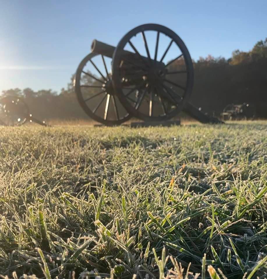 It was a cold morning at the park on Wednesday! 

Check out the frost on the grass around Griffin’s cannons on Henry Hill!

#findyourpark #manassasnps #encuentratuparque