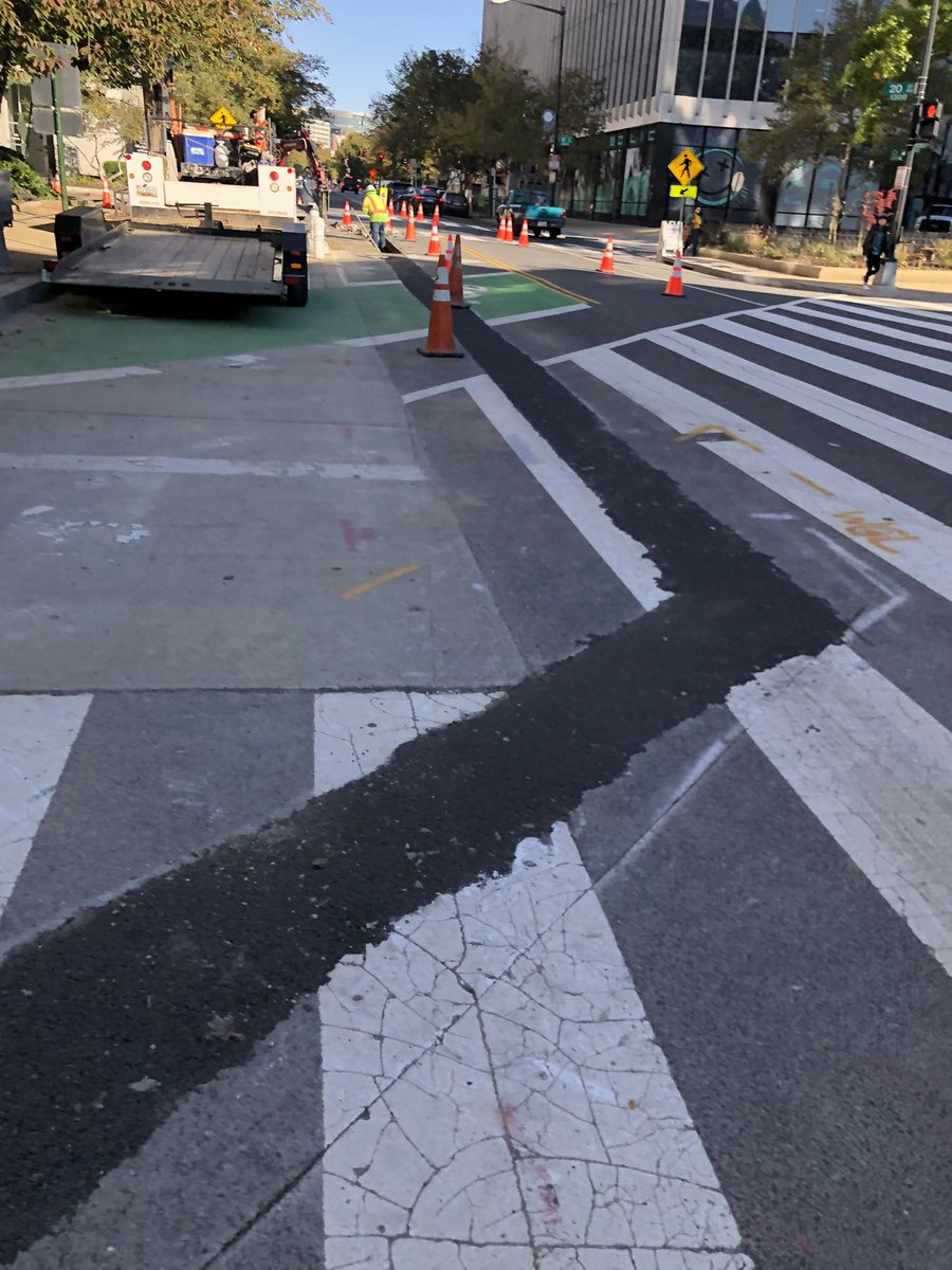 randomduck's tweet photo. Good day, @311DCgov. Zero accommodation for bikes and micromobility here on the 20th Street NW protected bike lane at New Hampshire Ave NW (1300 block). No signs, nothing at all. #bikeDC #scootDC @DCVisionZero @ZeroVisionDC1 https://t.co/jt7oaTJNTl