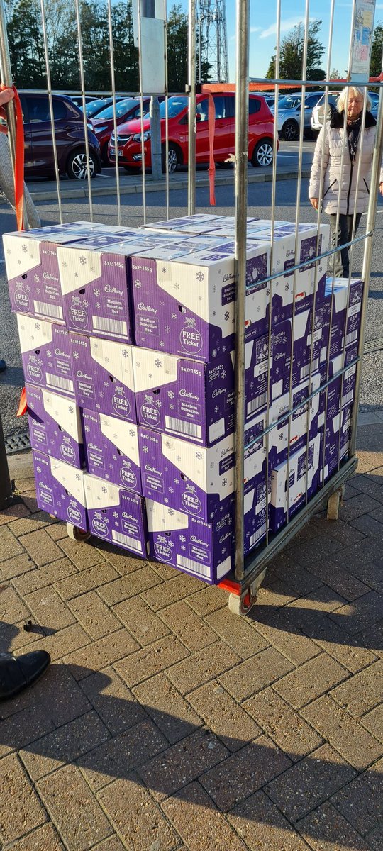 SarahHa98475443's tweet photo. Yikes!!!! its really happening 😁 preparations have started for the return of our Speedo Festive Gala 2021 😊
To avoid disappointment. get those entries in fast 😁
@thanetsc  @SpeedoUK  @YourLeisureKent 
#prizes #fun #HotHeats #swimmerselectionpacks
#SpeedoFestiveGala https://t.co/McumaccoBT