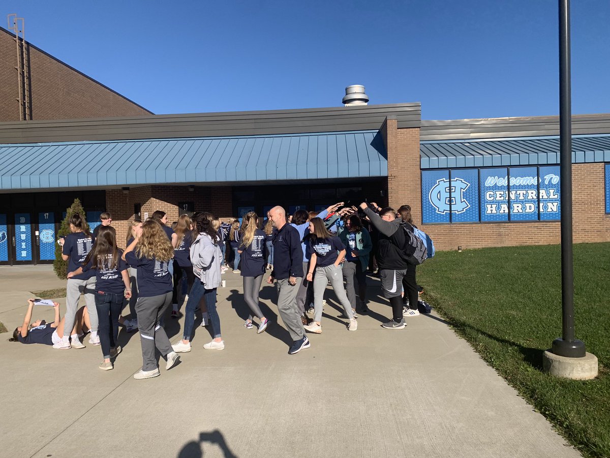 HardinCoSchools's tweet photo. The @CHHS_HCS Lady Bruins are @KHSAA State Volleyball Tournament bound!  They play in the quarterfinals this evening at 5. The team received an amazing send off from students, staff and families!  #HCSStrongerTogether https://t.co/wE1vVy2IrC