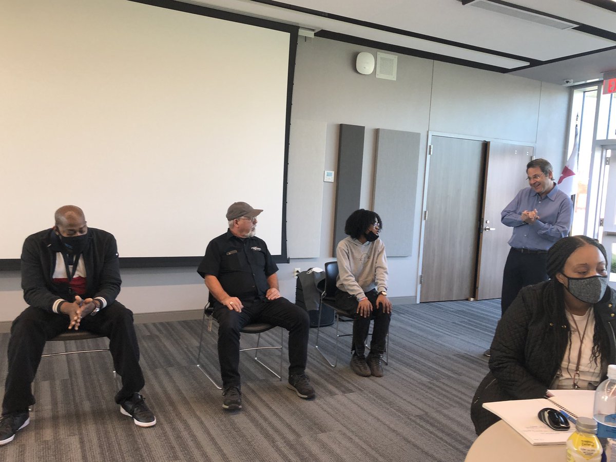 BRJCTE's tweet photo. Crowley CTE Teachers preparing for the future of our students as it relates to certifications & internships. Thanks to EverFi, Pepelwork, and our amazing guest speaker, Joel Zeff.
#CrowleyPrideUnified
#ActLikeaFamily
#WorkLikeaTeam https://t.co/DB13EoYOEX