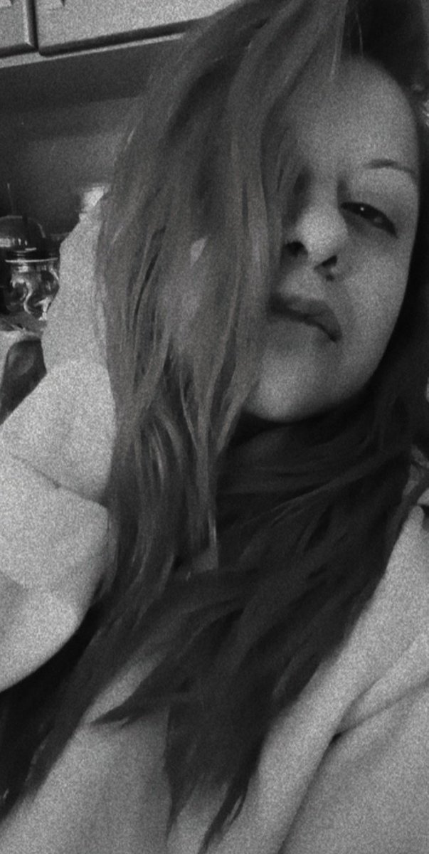 Yenissitah's tweet photo. Outfit mañanero de home office 🥶🥶🥶 #Friito #RedHead #Flow #NaturalMood https://t.co/SaO8dVeIel