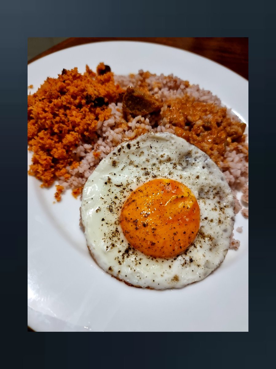 djharristattaya's tweet photo. Egg 💛 🥚 ආර්ට්ස් 🍳
#Rs32 බිත්තර යක් මේ 😋 https://t.co/2z7Vn1BGkW