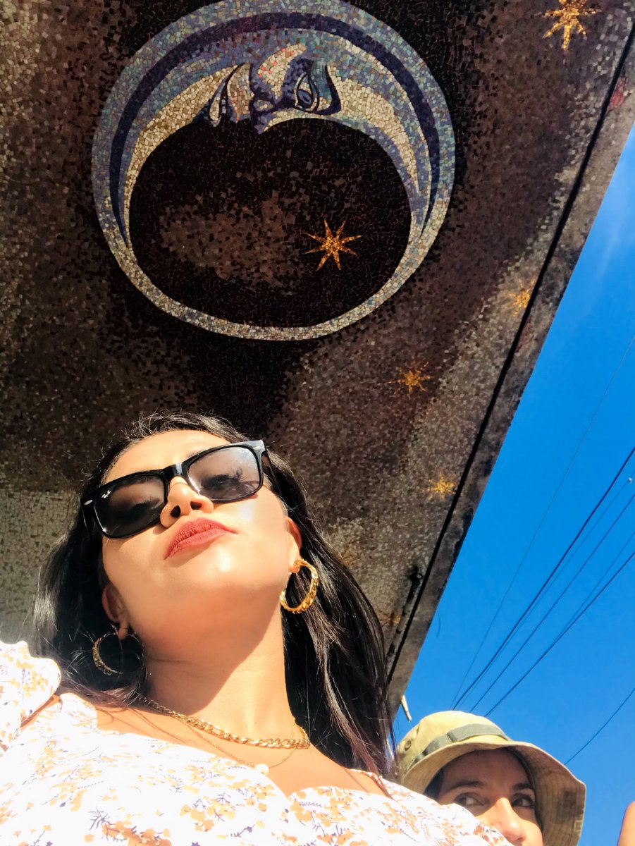 Laarquioficial's tweet photo. Con la cabeza en la luna. 🌙✨ https://t.co/rqwCc6z1Hp