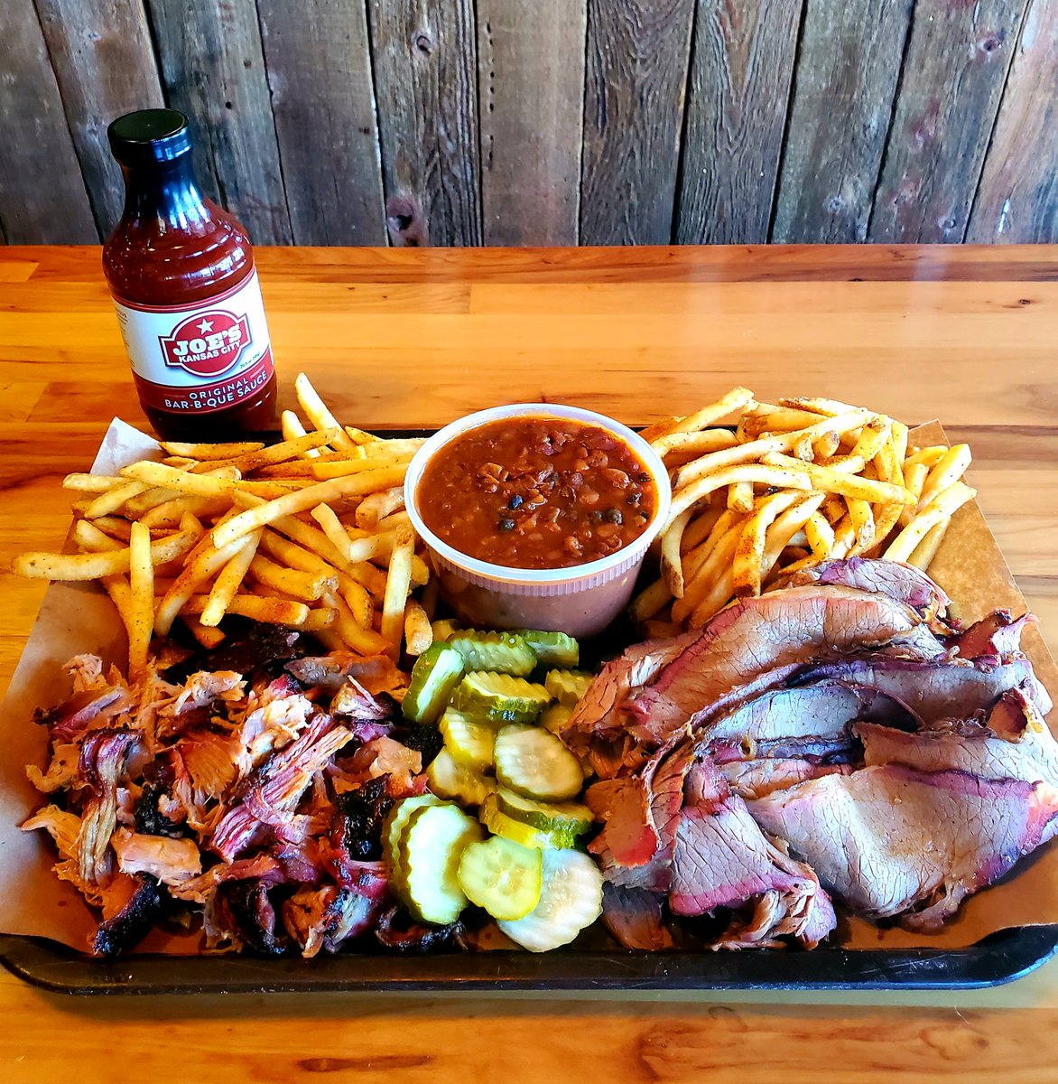 joeskc's tweet photo. Hey @MelvinIngram, I don't think we've officially met yet. Maybe @StoneColdJones could bring you by. Welcome to KC and the home of the best bbq in the world. Red Friday is like the appetizer to the weekend. Just let us know when your ready for the meat sweats. #sackthepack https://t.co/rg8rtNXdcS