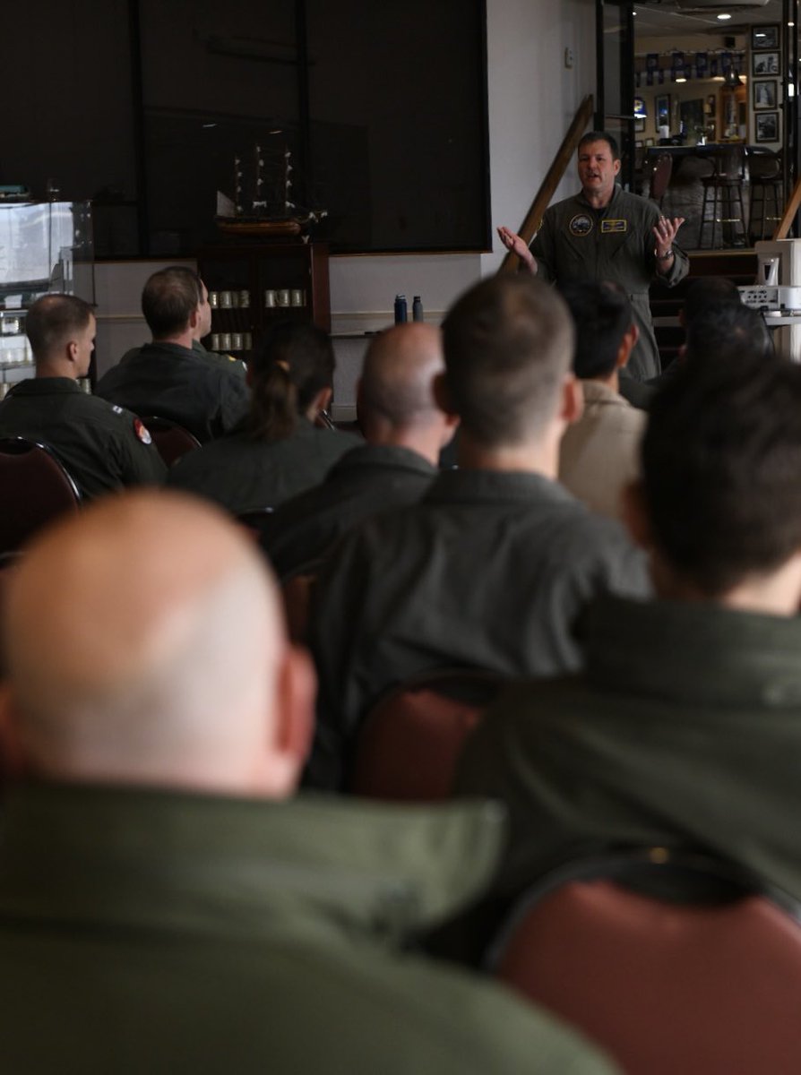 CNATRA's tweet photo. #CNATRA RDML Robert Westendorff addresses instructors from TRAWINGSIX at @NASPCOLA.
“Your work here is so important. We are providing our student NFOs the competency, capabilities, and training that they will fall back on when they get to the fleet.” @flynavy https://t.co/MBu8VXrxRn