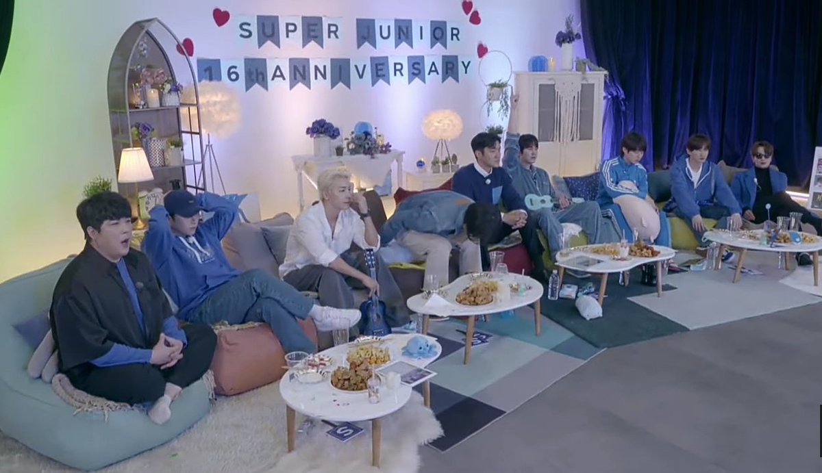 sapphirecloud1's tweet photo. I was afraid to expect too much, but turn out the celebration was really perfect. All 9 of them in their usual formation: Shindong, Ryeowook, Donghae, Yesung, Siwon, Kyuhyun, Heechul, Eunhyuk, Leeteuk.
The translator even survived! Thank you, translatornim, you deserve a raise 🥺 https://t.co/WbA1kHPc77