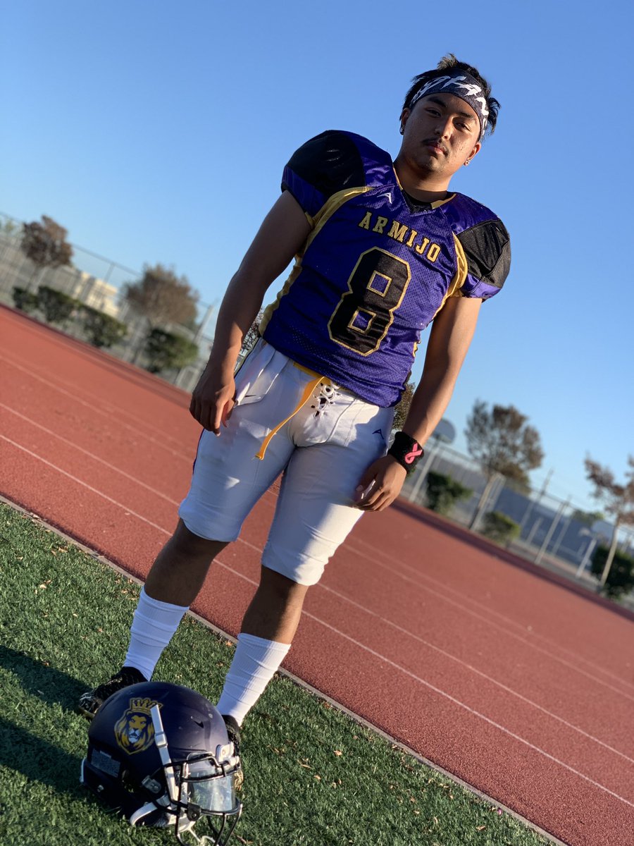 RoyalsArmijo's tweet photo. M.E.L Honorable Mention  (cont.)

#5 Dameion Regalado (WR) -senior
#11 Guy Fortson (DE) -senior
#8 Eddie Concepcion (QB) -senior
#23 David Singleton (RB) -senior https://t.co/RccmWEk9E5