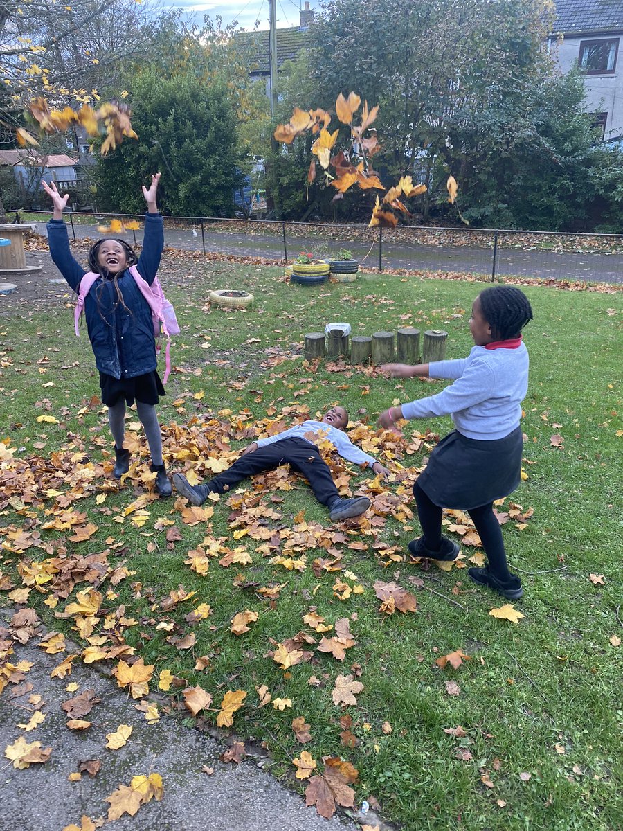MissKNapier's tweet photo. Our bonfire night fun continued into our play time. Some pupils decided to make their own mini bonfires while others had a little play in the leaves as they were helping to clear the bonfire from our classroom. 🎆 https://t.co/JBgfPr9uP7