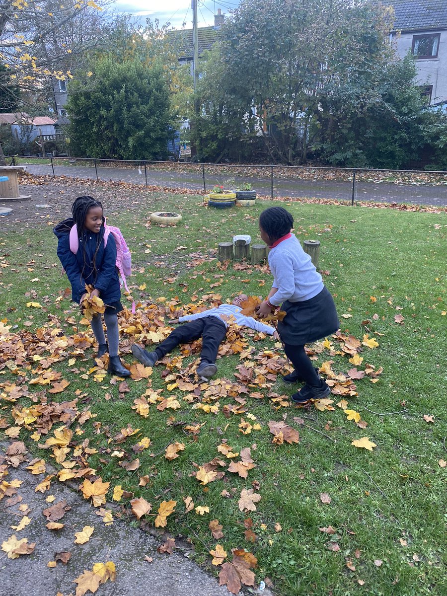 MissKNapier's tweet photo. Our bonfire night fun continued into our play time. Some pupils decided to make their own mini bonfires while others had a little play in the leaves as they were helping to clear the bonfire from our classroom. 🎆 https://t.co/JBgfPr9uP7