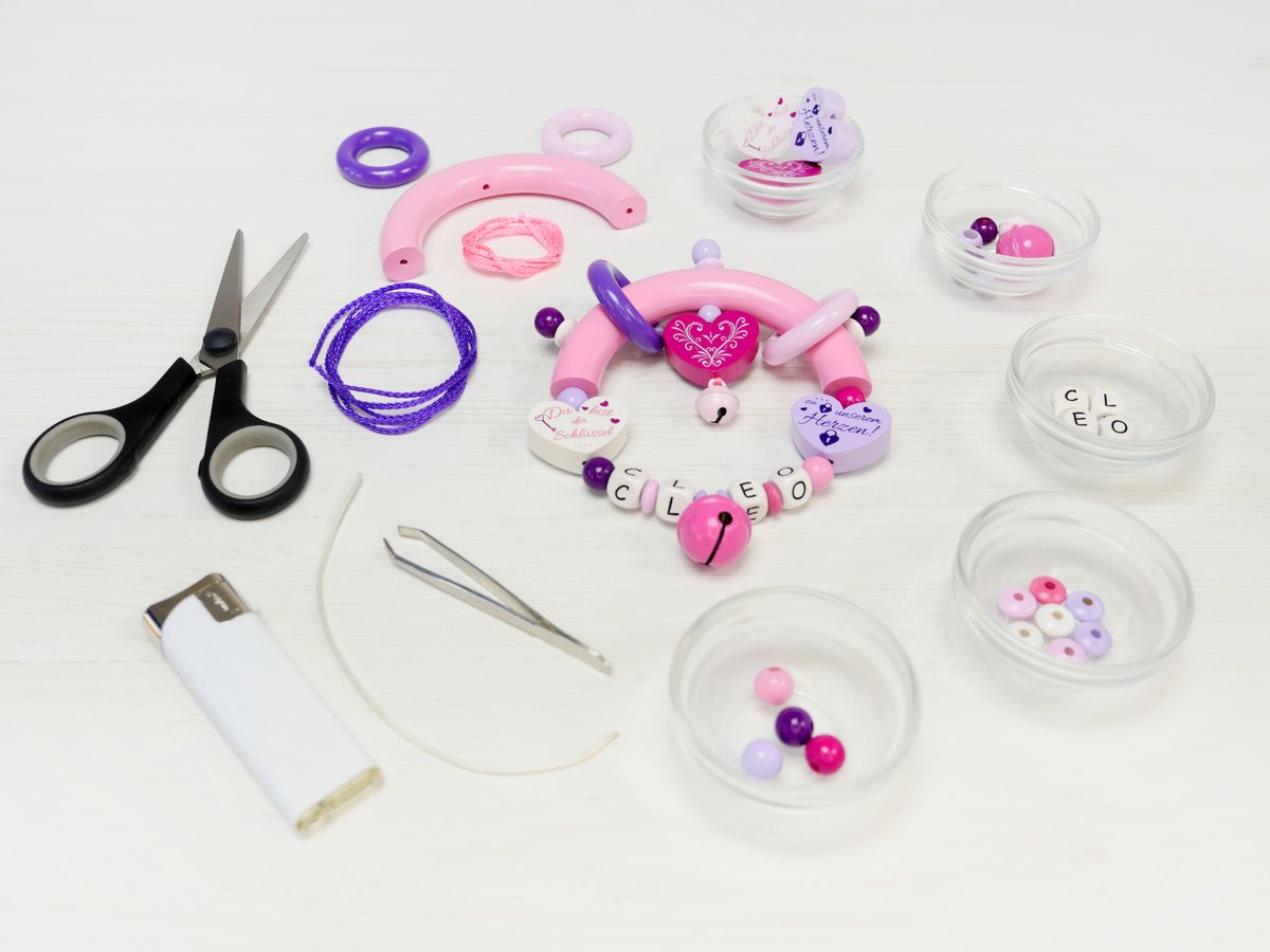 Schnulliketten's tweet photo. 💕💜🗝️🔒
👶 Unsere #Bastelanleitung für einen #Greifling mit Namen:
https://t.co/vsSY1voCP3
👶 Our #craftinstructions for a #graspingring with name:
https://t.co/dGaEFDlaiA
#schnullerkettenladen #schnullerkettenladenberlin #greiflingmitnamen #graspingring #greifring #touchring https://t.co/ie7CEEAm6g