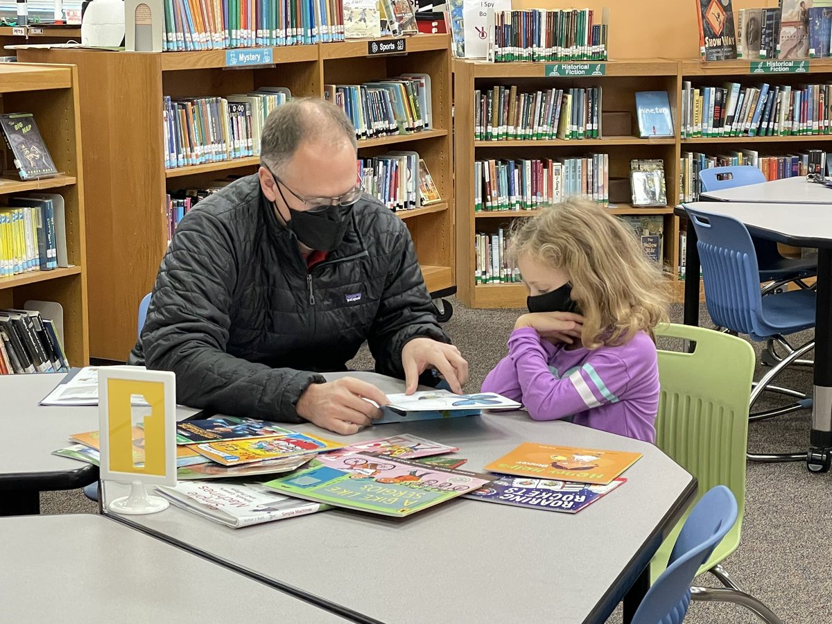 KBocciardi's tweet photo. Another great morning of Partners Read! Getting books into the hands of children warms my ❤️ @oakgrovees @OtterBias @JoTysor #itsbetterinthegrove @wakeedpa https://t.co/nqDhtPAlXw
