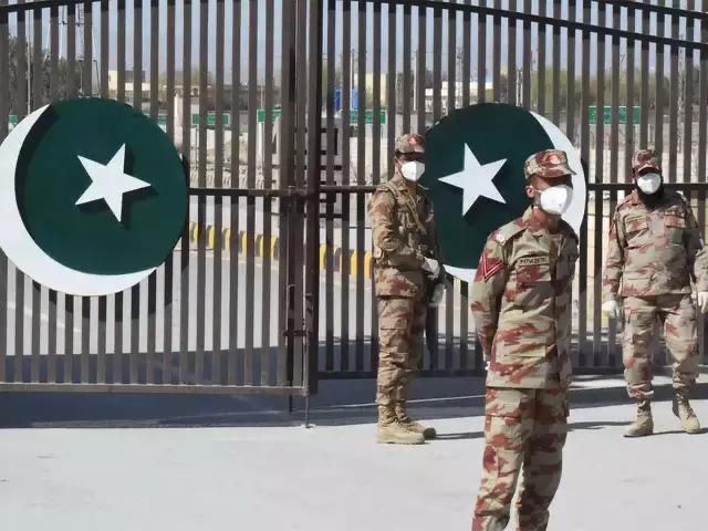 skyblusky1's tweet photo. Pakistan high commission in Dhaka has allegedly lanced a dis formation campaign based on religion using social media as platform#ISI #PakistanArmy #PakistanTerrorHub #Pakistan persecuting minorities religion #PakistanZindabad #Pakistan #PakistanNavy##VaccineCentury #IStandWithSRK https://t.co/CwbIZXQlOW