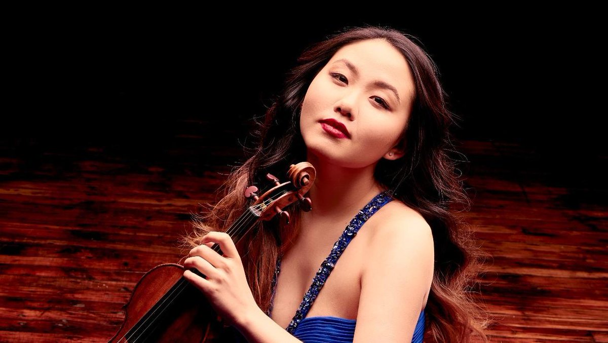 Stella Chen plays the inaugural Gerschen Cohen Violin Recital next Wednesday, November 10, at 7:30pm at Carnegie Hall. Music by Bartók, Schubert, Alberga & Strauss. Join us: bit.ly/3wm7KRW #JuilliardAlumni #Juilliard 📸 by @FaymousFox