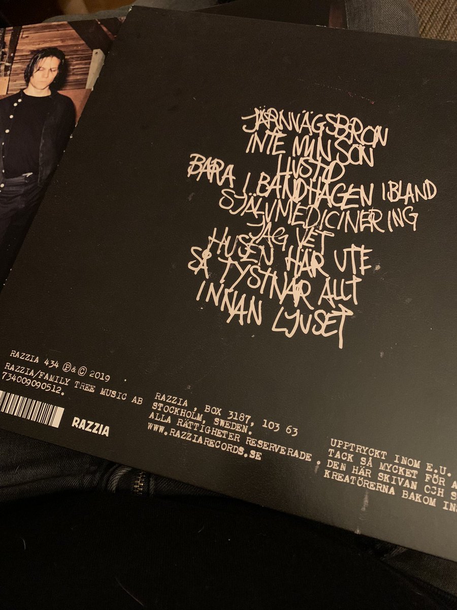 DanneNeldell's tweet photo. #hurula -fredag 😄🎉
#klass #vinyl #razziarecords #självmedicinering https://t.co/GJElTBDh5I