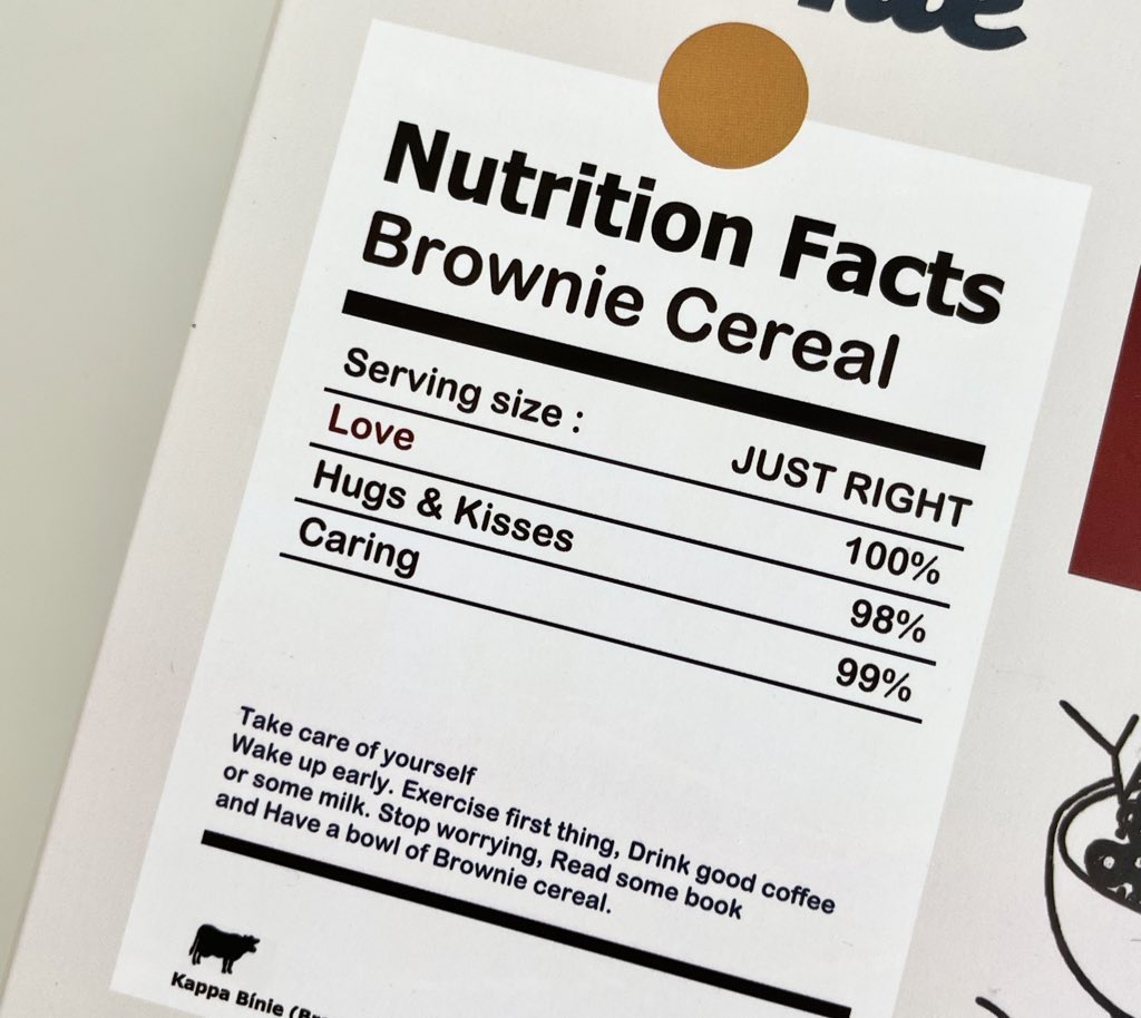 แม่งคือบราวนี่เว้ย แต่มาในเวอร์ชั่นของซีเรียล โคตรต๊าชชช เข้มข้น หวานพอดี กินกับนมแล้วแฮปปี้สุดๆ กินเล่นก็เพลิน แล้วมึงดูความน่ารัก เต็ม 100 ให้ 10000 กุไม่ผิดหวังที่สั้งมากิน