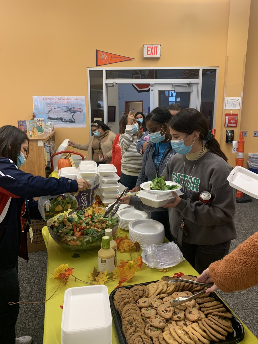 RacquelRosenbal's tweet photo. We ❤️ our Sherman teachers & staff! Giving thanks to our @ShermanES1 for all they do for our students & community with a surprise 7Spice Cajun Seafood lunch for all! Let’s eat! #7Spice #fishorchicken #thankaneducator #teacherlife @TeamHISD https://t.co/NWyXSZfkel