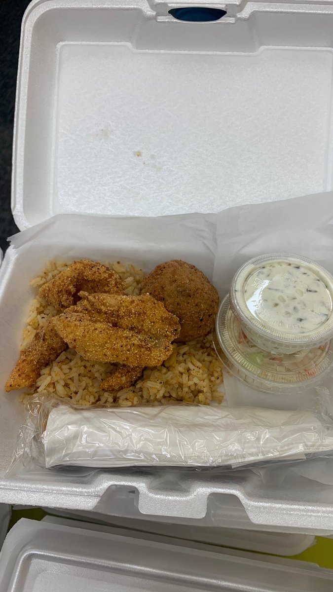 RacquelRosenbal's tweet photo. We ❤️ our Sherman teachers & staff! Giving thanks to our @ShermanES1 for all they do for our students & community with a surprise 7Spice Cajun Seafood lunch for all! Let’s eat! #7Spice #fishorchicken #thankaneducator #teacherlife @TeamHISD https://t.co/NWyXSZfkel