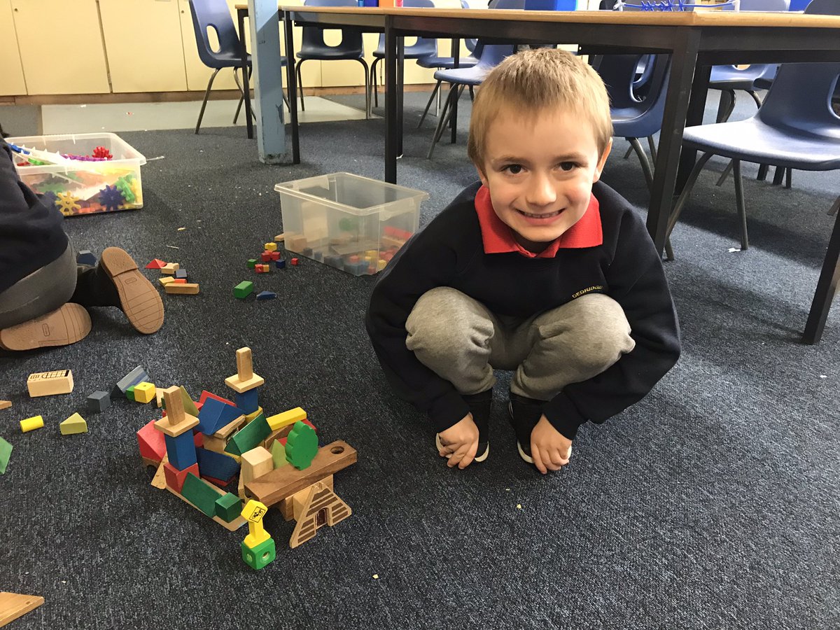AshleyC_teaches's tweet photo. P3 @dedridgeps were talking all about castles during play this morning.  We had 3 castles in class today and even some 3D treasure 🤩🏰💎 #playingislearning @LoveWestLothian https://t.co/AHcPsBHar3