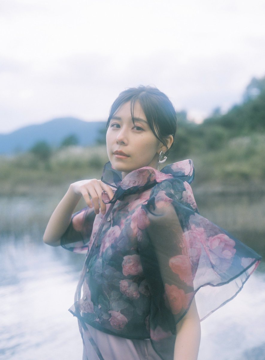 bellmignon_'s tweet photo. フォトグラファー　山本春花さんの乙女グラフィー　#91 にてスタイリング・衣装制作させていただきました。

春花さんのお写真を生地にプリントして
ブラウスを作りました。  

m  @arimuraairi 
p @_yamamotoharuka_ 
hairmake kanako
accessory  @soramamade https://t.co/od5RHoB9lu